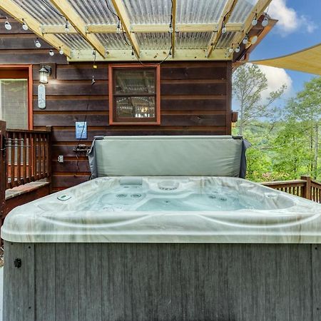 Trout N' About Your Blue Ridge Mountains Retreat, Hot Tub + Game Room! Ellijay Exterior photo