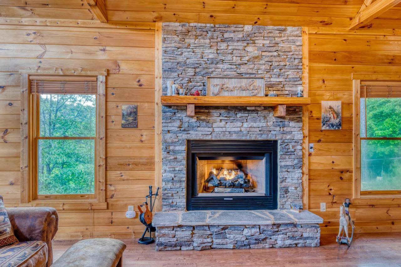 Trout N' About Your Blue Ridge Mountains Retreat, Hot Tub + Game Room! Ellijay Exterior photo