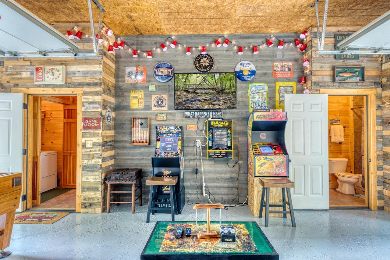 Trout N' About Your Blue Ridge Mountains Retreat, Hot Tub + Game Room! Ellijay Exterior photo