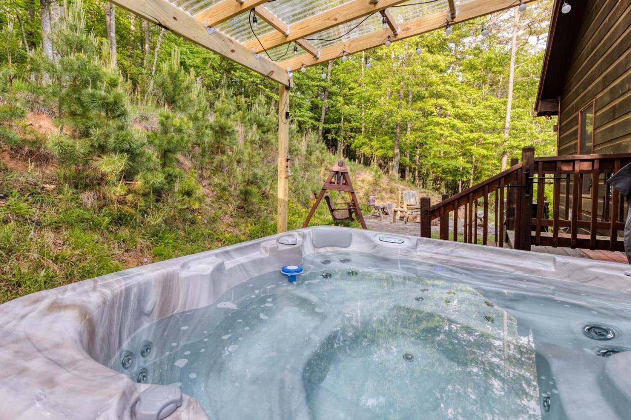 Trout N' About Your Blue Ridge Mountains Retreat, Hot Tub + Game Room! Ellijay Exterior photo