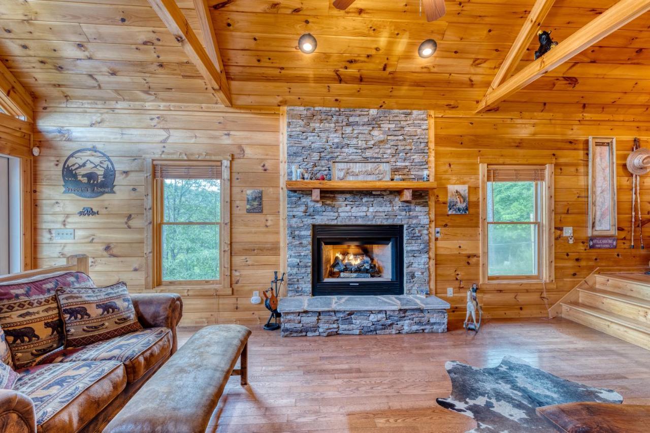 Trout N' About Your Blue Ridge Mountains Retreat, Hot Tub + Game Room! Ellijay Exterior photo